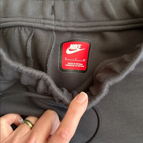 Men’s Nike Tech Men's Fleece Loose-Fit Open Hem Pants - Picture 3 of 7